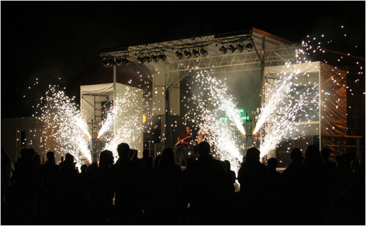 Day 1 of the 33rd Annual Bedford Days culminated with a pyrotechnics shows during a performance by the band Telfer at DeWolf Park (Photo by Reed Holmes). See photos from Day 1 below (click on thumbnails to enlarge).