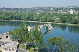 Sur la pont d’Avignon OR this is the song that never ends