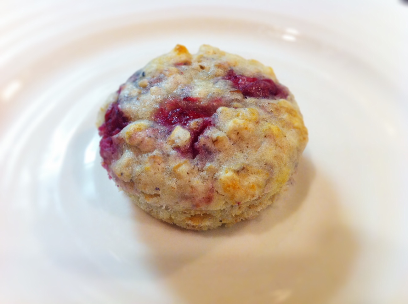 in the kitchen: simple oatmeal berry muffins
