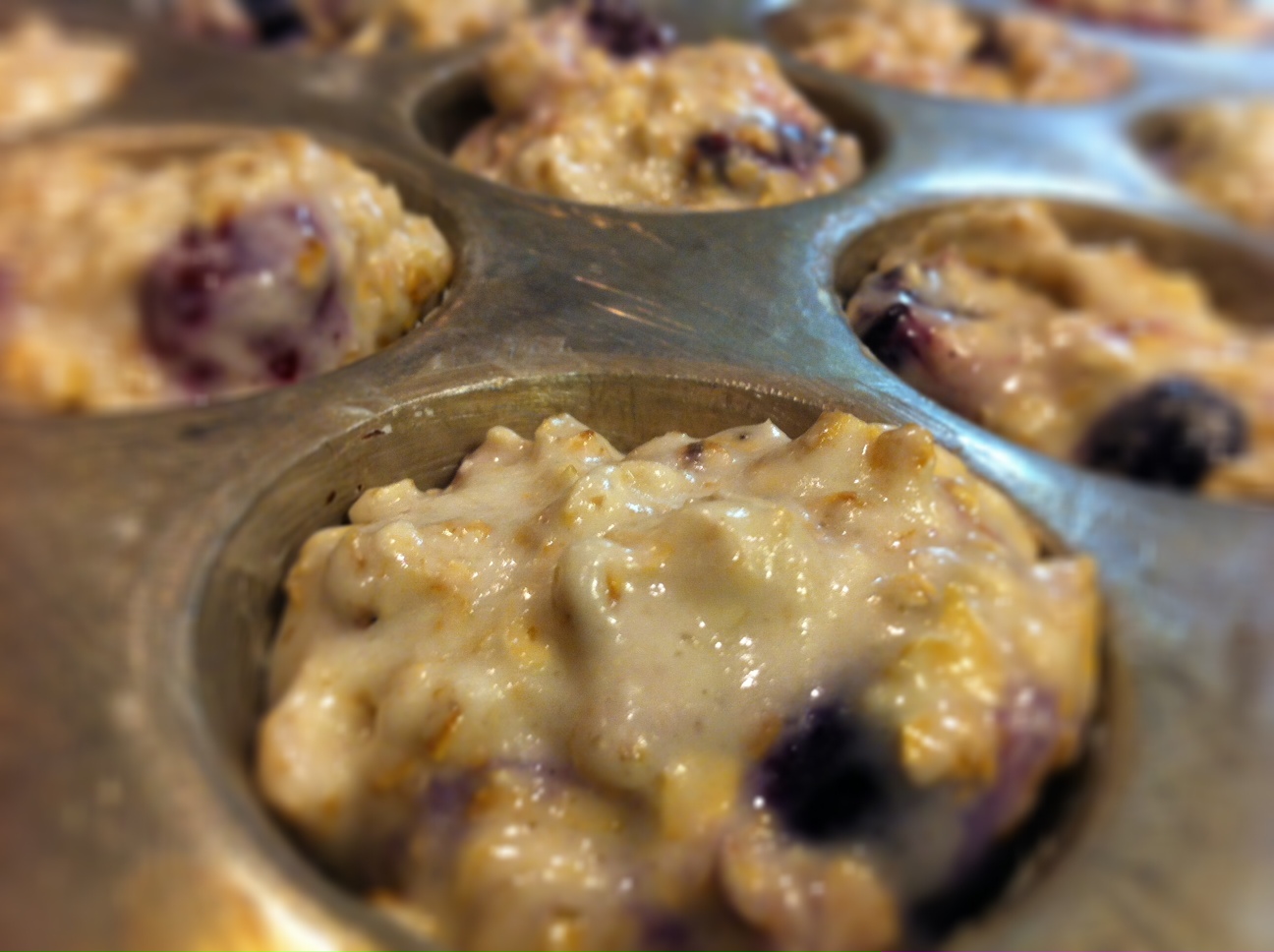 in the kitchen: simple oatmeal berry muffins