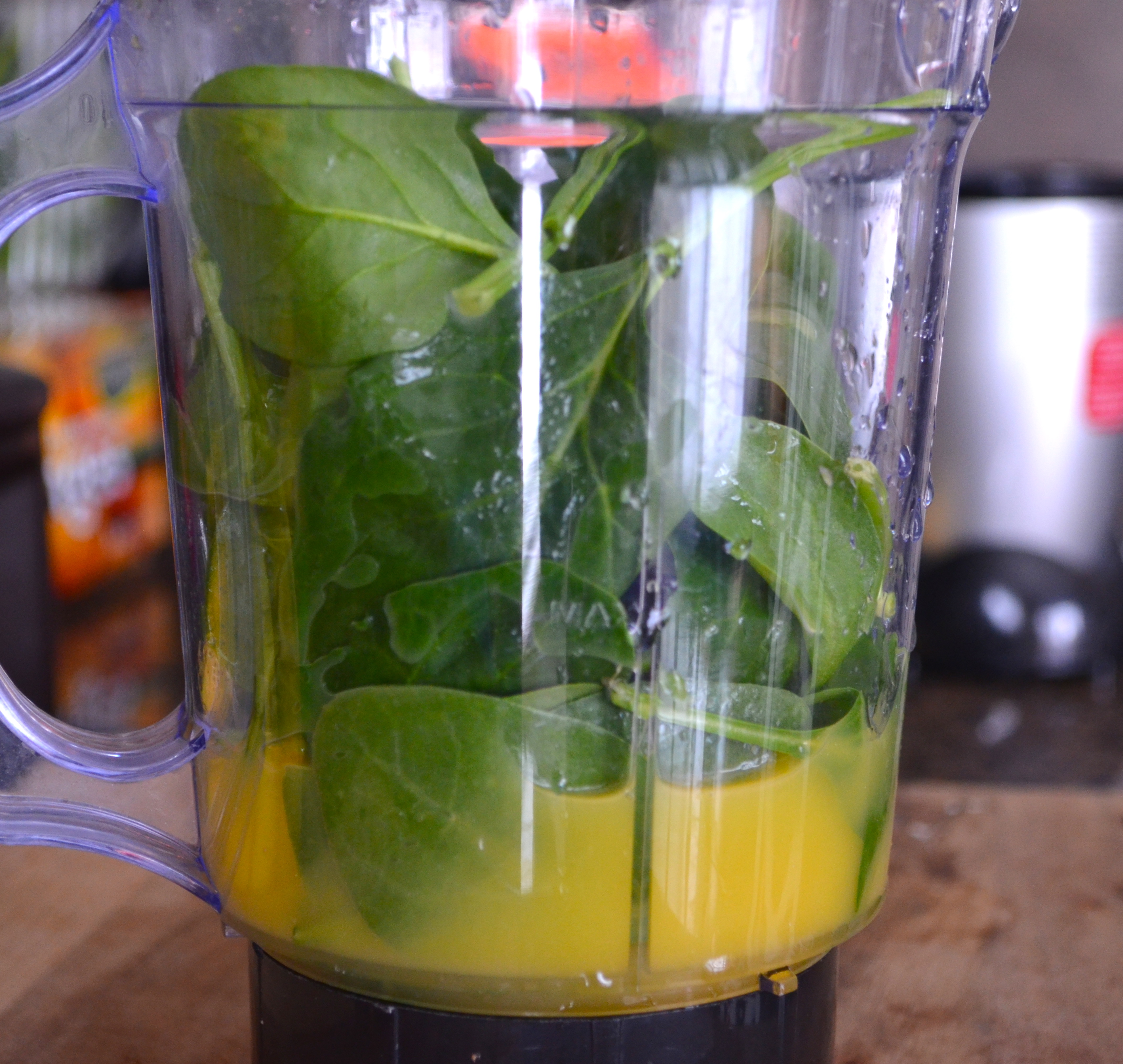 a quick tip on how to blend your greens + a kid/husband friendly recipe #30daysofgreensmoothies