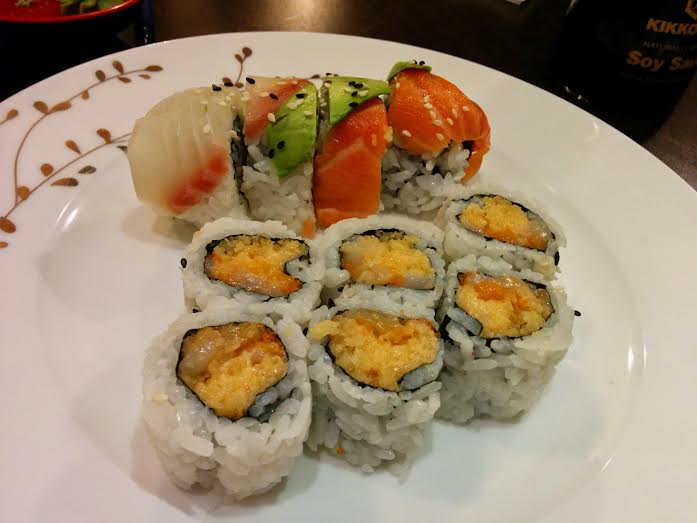 rainbow roll and spicy scallop