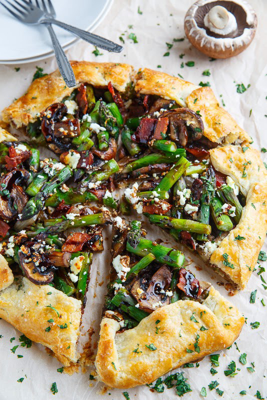 1a_Asparagus and Mushroom Galette with Bacon, Goat Cheese and Balsamic Reduction 800 2217